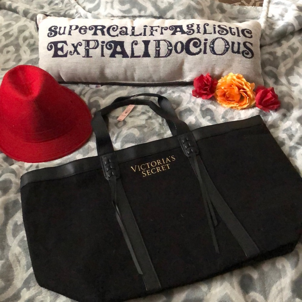 NWT Victoria’s Secret black tote